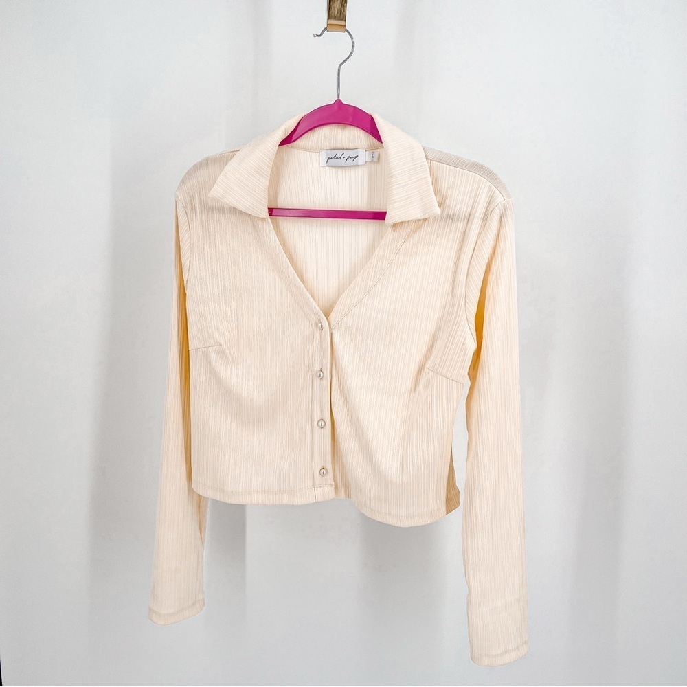 NWOT Petal and Pup Collar button down blouse